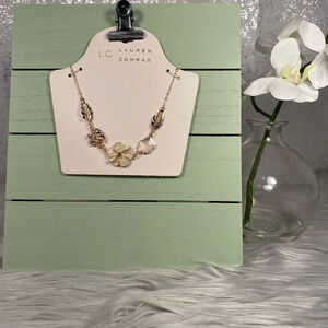 🆕 LC Lauren Conrad Gold Leaf & Flower Necklace